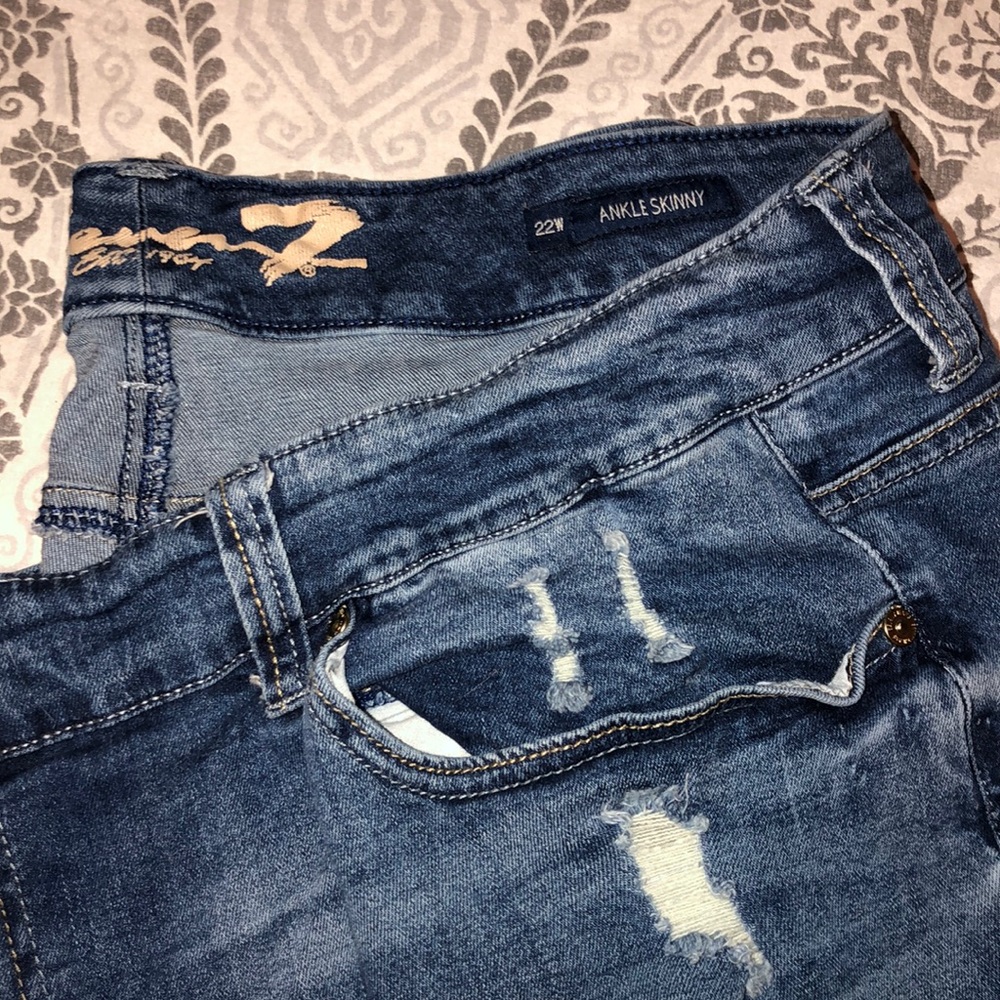 Seven skinny Jean size 22.
